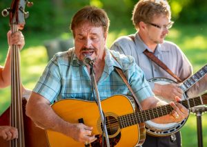 Vernon McIntyre singing at Fibonacci Brewery 2018. Photo by Ron Rack.