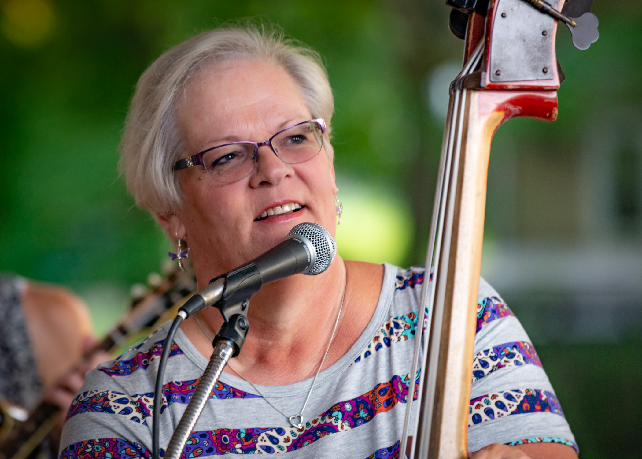 Tammy Powers playing with Vernon McIntyre's Appalachian Grass in 2018.