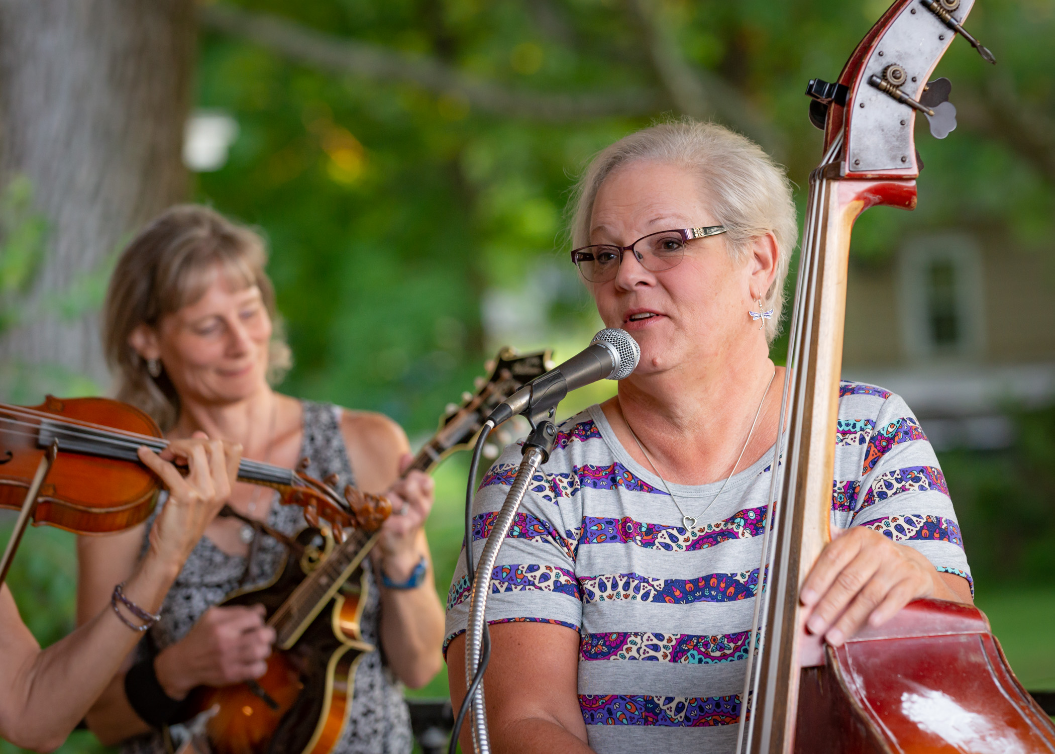 Tammy Powers playing with Vernon McIntyre's Appalachian Grass in 2018.