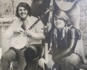 picture of Vernon McIntyre on banjo and his brother Don McIntyre on bass